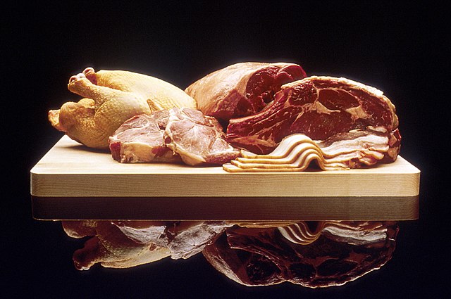 Разные виды мяса: https://ru.wikipedia.org/wiki/Мясо#/media/Файл:FoodMeat.jpg