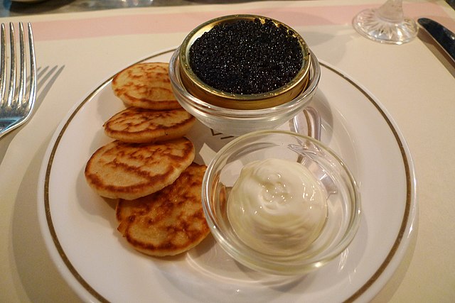       (   ): https://fr.wikipedia.org/wiki/Caviar#/media/Fichier:Caviar,_Bob_Bob_Ricard,_Soho,_London.jpg